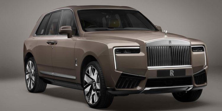 Auto Klub – ‘Stvarno neupadljiv’: Lopov je unajmio Rolls-Royce Cullinan i krenuo u pljačke banka