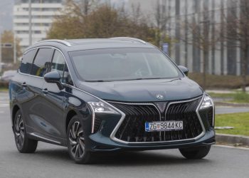 Auto Klub – Testirali smo Forthing U-Tour 1.5 T Exclusive: Sedmerosjed s turbobenzincem od 177 KS i gotovo diskontnom cijenom