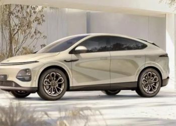 Auto Klub – To se čekalo! Ovaj kineski auto može za deset minuta napuniti struju potrebnu za 450 kilometara