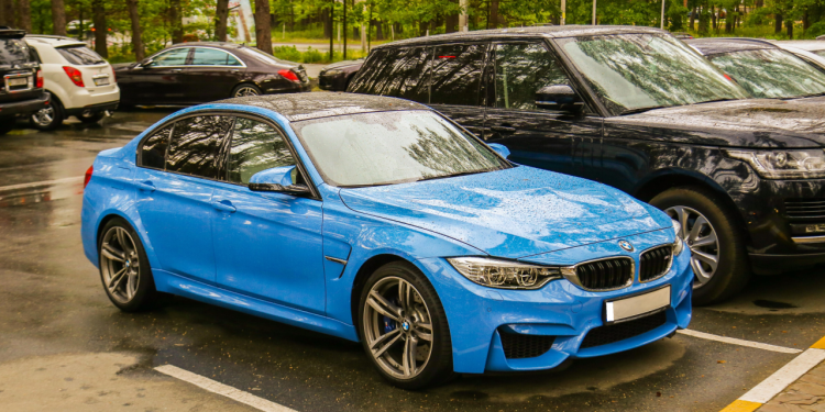 Auto Klub – Unuk s područja Zagreba okrao baku: ‘Olakšao’ joj računu u banci za 92.000 eura pa kupio Mercedes i BMW