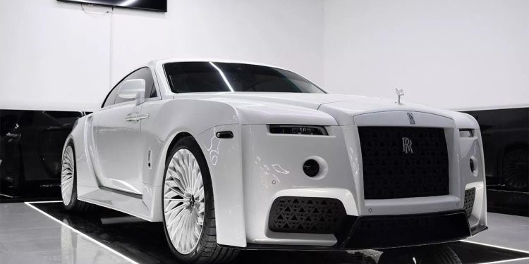 Auto Klub – Uz novac sve je moguće: Ovakav Rolls Royce još niste vidjeli, ima proširenu karoseriju i zmijsku kožu