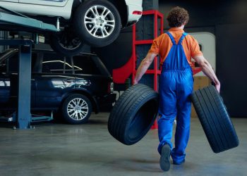 Auto Klub – Večina vozača radi ovu pogrešku: Znate li na koju osovinu automobila se zapravo stavlja novi par guma?