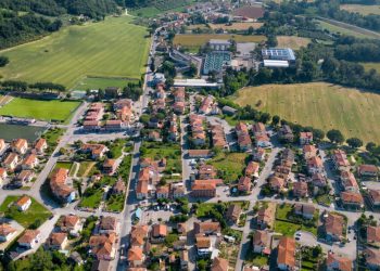 Auto Klub – Vozači trljaju oči: U talijanskom gradiću postavljeno ograničenje brzine od 46 km/h, razlog je zanimljiv