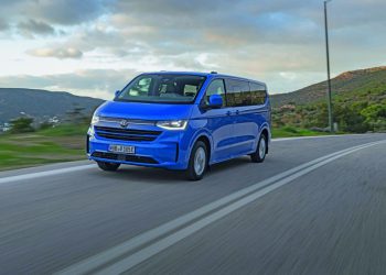 Auto Klub – Vozili smo Volkswagen Caravelle i Transporter Furgon T7: S njima možete i na kraj svijeta