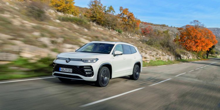 Auto Klub – Vozili smo novi Volkswagen Tayron: Kao Tiguan, ali napucan steroidima nudi prostor za sedmero putnika