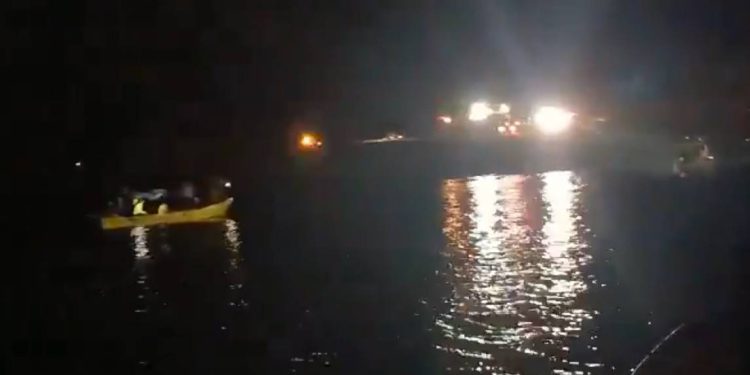 Avion se nakon polijetanja srušio u more, sedam poginulih!