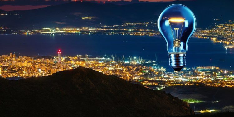 BEZ STRUJE Ne ostanite praznog mobitela i mokre kose: Dijelovi Splita, Kaštela, Solina, Brača, Hvara i Čiova ostat će bez električne energije