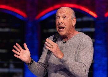 Bio je poznati komičar i ateist, a onda mu je Božja intervencija promijenila život: ‘Bog postoji’