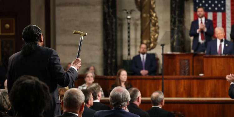 Birači su još uvijek neuvjereni da demokrati imaju bilo kakav plan za borbu protiv Trumpa, nove ankete