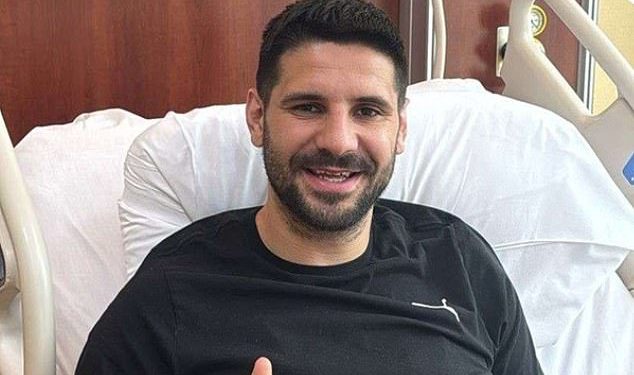 Bivša zvijezda Premier lige požurila je u bolnicu u Saudijsku Arabiju zbog ‘brzog otkucaja srca’ i ‘fizičkog stresa’ brige