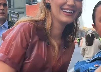 Blake Lively gusi da je ‘tako sretna’ zbog ponovnog ujedinjenja s Anna Kendrick dok ona prisustvuje premijeri još jedne jednostavne naklonosti usred glasina za svađe