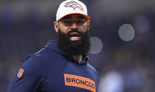 Broncosov trener vatrogasnih napadača Michael Wilhoite zbog fizičke svađe s policijom na aerodromu u Denveru