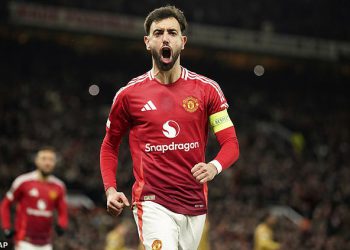 Bruno Fernandes rekao je ikonom Premier lige da ostavi Man United na stranu “sposoban za osvajanje trofeja” – i kaže da se mora “zapitati zašto ga svi iskopavaju” usred kritike Roya Keanea