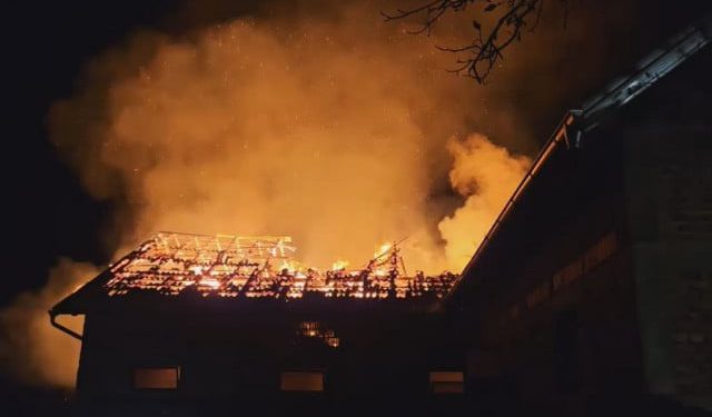 ČAPLJINA Dvije starije osobe spašene iz kuće u plamenu