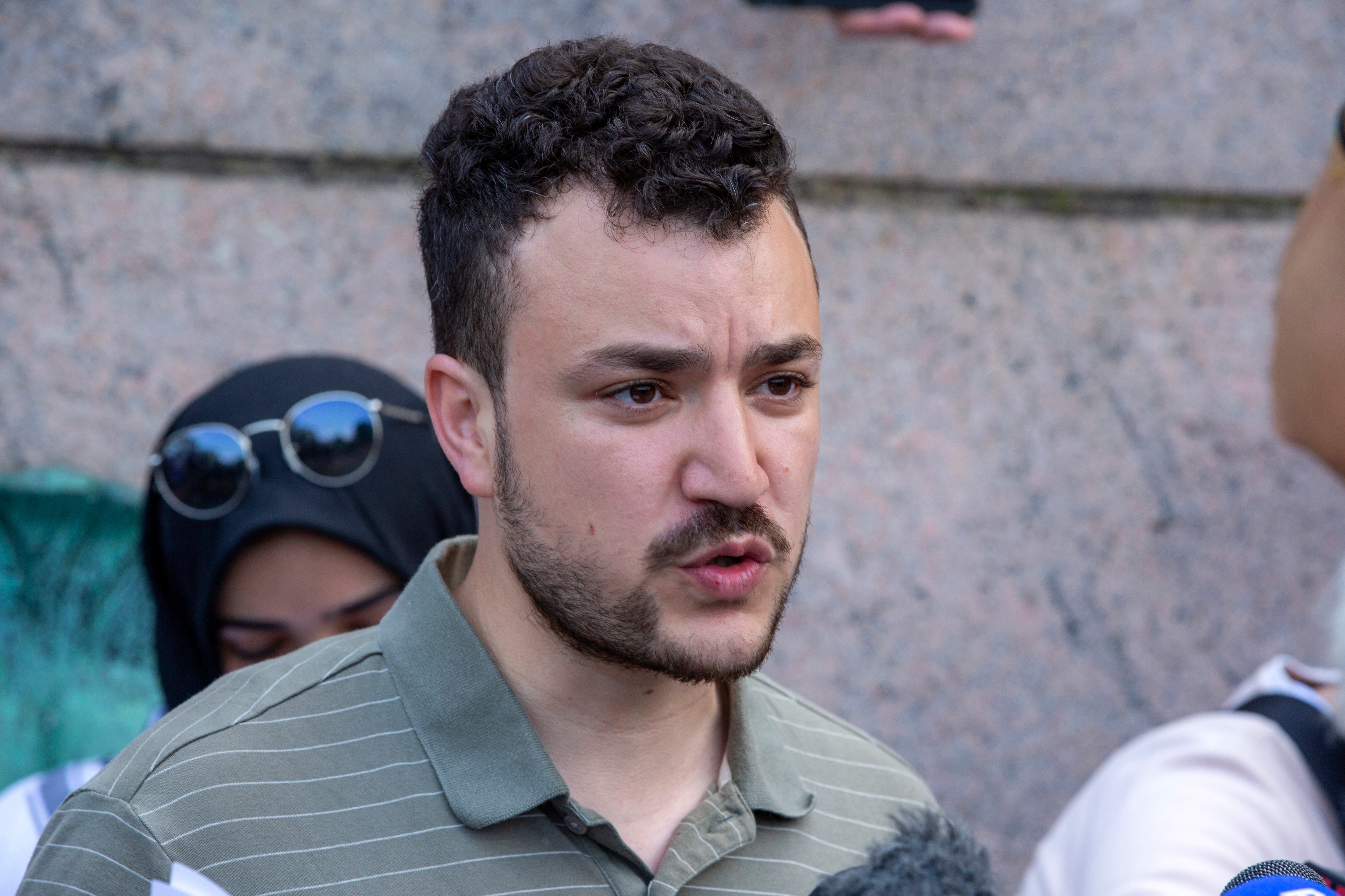 Vođa studenata kampusa ICE -a Mahmoud Khalil Iako ima zeleni karton, rekao je odvjetnik