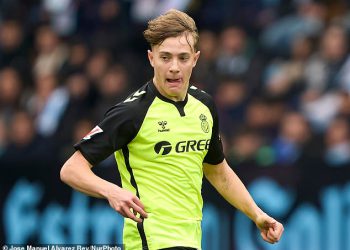 Chelsea pojačava svoj interes za real Betis krilni igrač s 42 milijuna funti koji cvjeta zajedno s Man United Loiee Antony u Laligi