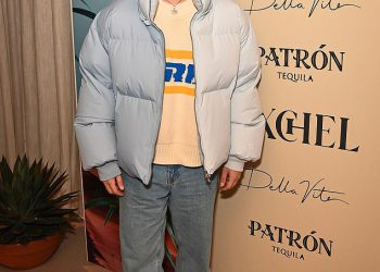 Conor Maynard udvostručuje svoje tvrdnje da je DNK test dokazao da nije otac djeteta Charlotte Chilton – jer je nagovara da “pronađe put naprijed” nakon što su prijatelji ispitivali rezultate