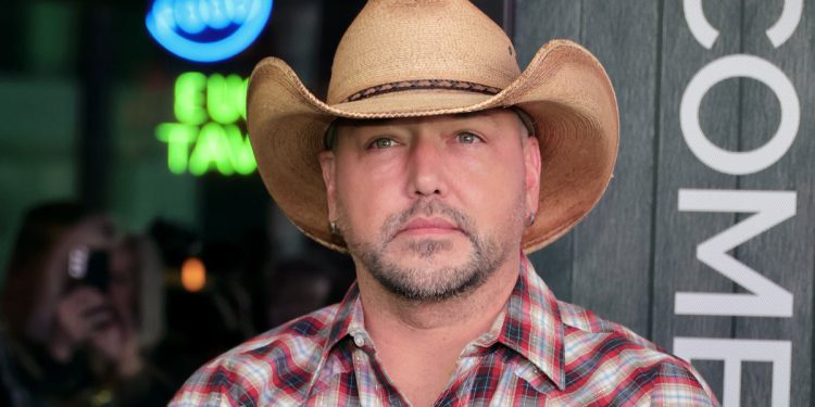 Country Star Jason Aldean kaže da Trump ‘radi ono što se mnogi od nas nadali da će “