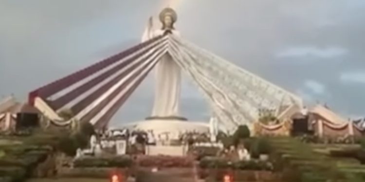 Čudo Božjeg milosrđa koje morate vidjeti: ‘Ljudi vrište od radosti, padaju na koljena’