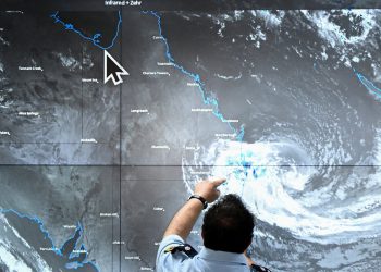 Cyclone Alfred Ažuriranja uživo: Australija otkazuje više od 200 letova jer je rijetka oluja kategorije 2 blizu istočne obale