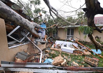 Cyclone Alfred: Kako da ciklona bude svoj dom kako bi se spriječio da se raspadne