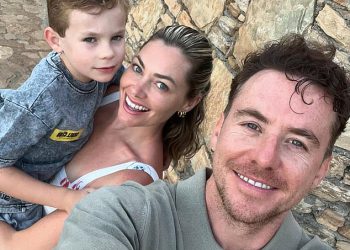 Danny Jones ‘još nije iz šume, jer se mijenja na društvenim medijima nakon što je s javnim isprikom izvinila svoju tišinu s suprugom Georgia zbog’ pijanog poljupca s Maurom Higgins