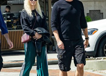 Dave Grohl i supruga Jordyn Blum zajedno su zajedno izlazili u LA -u dok ‘rade’ brak nakon ljubavi djeteta