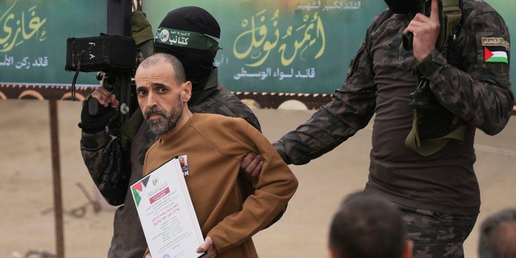 Delegiranje talaca koje je objavio Hamas koji putuju u DC kako bi se sastali s Trumpovim dužnosnicima administratora