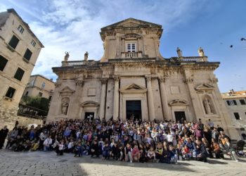 Djeca po ulicama u Gradu i Korčuli sudjelovala u križnom putu