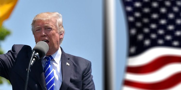 Dogecoin dobiva, XRP pada dok Trump upozorava na “daleko veće” tarife