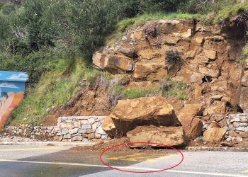 Dok stijene padaju na autobusnu stanicu, Hrvatske ceste o odronima u Podgori: “U tijeku je priprema za provođenje postupka…”