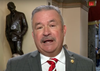 Don Bacon se okreće Elonu Musku nakon što je nazvao demokratskog senatora “izdajnikom” preko svog Ukrajinskog putovanja