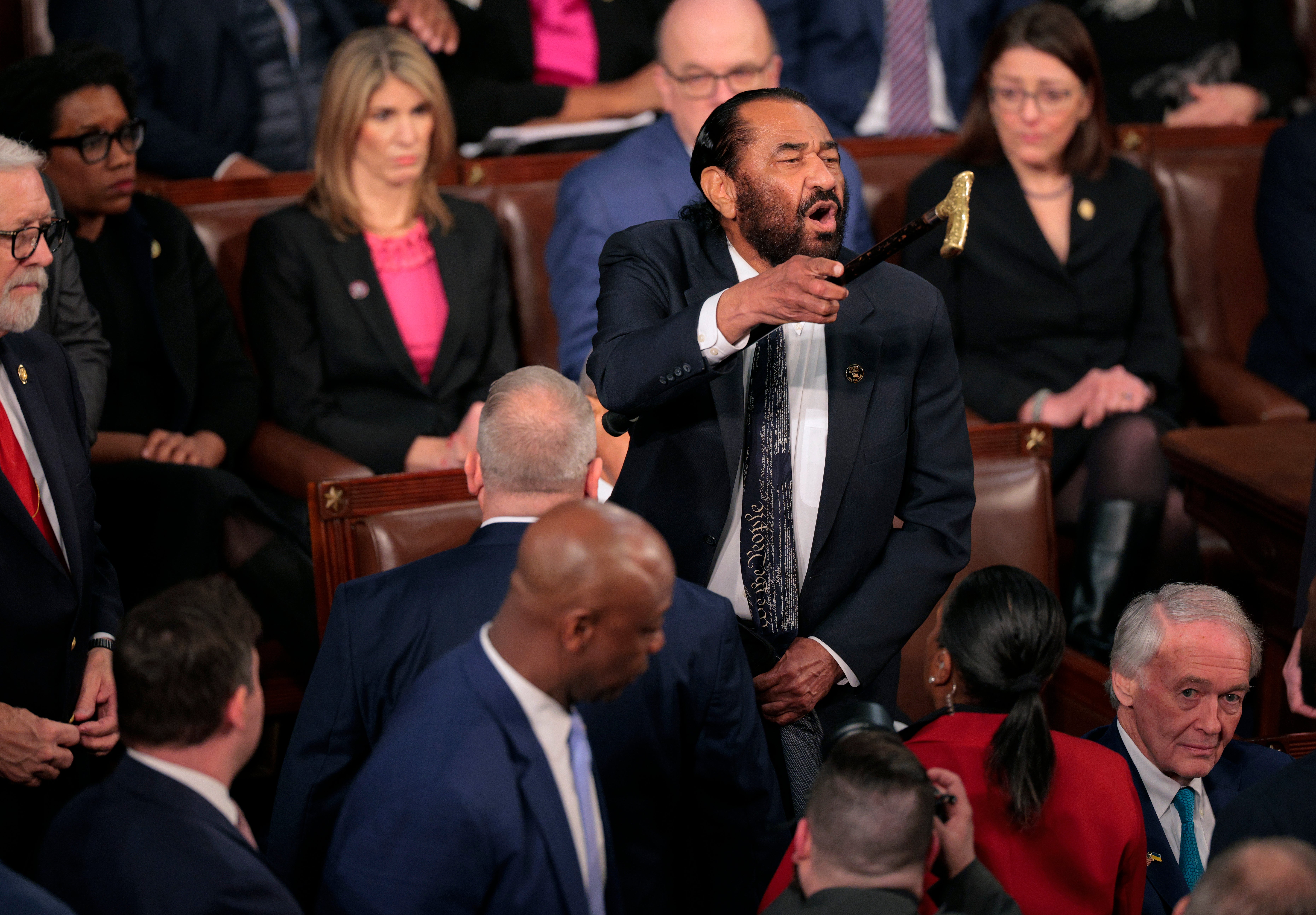 Veleposlanik Al Green (D-TX) viče dok se američki predsjednik Donald Trump obratila zajedničkoj sjednici Kongresa na američkom Kapitolu 04. ožujka.