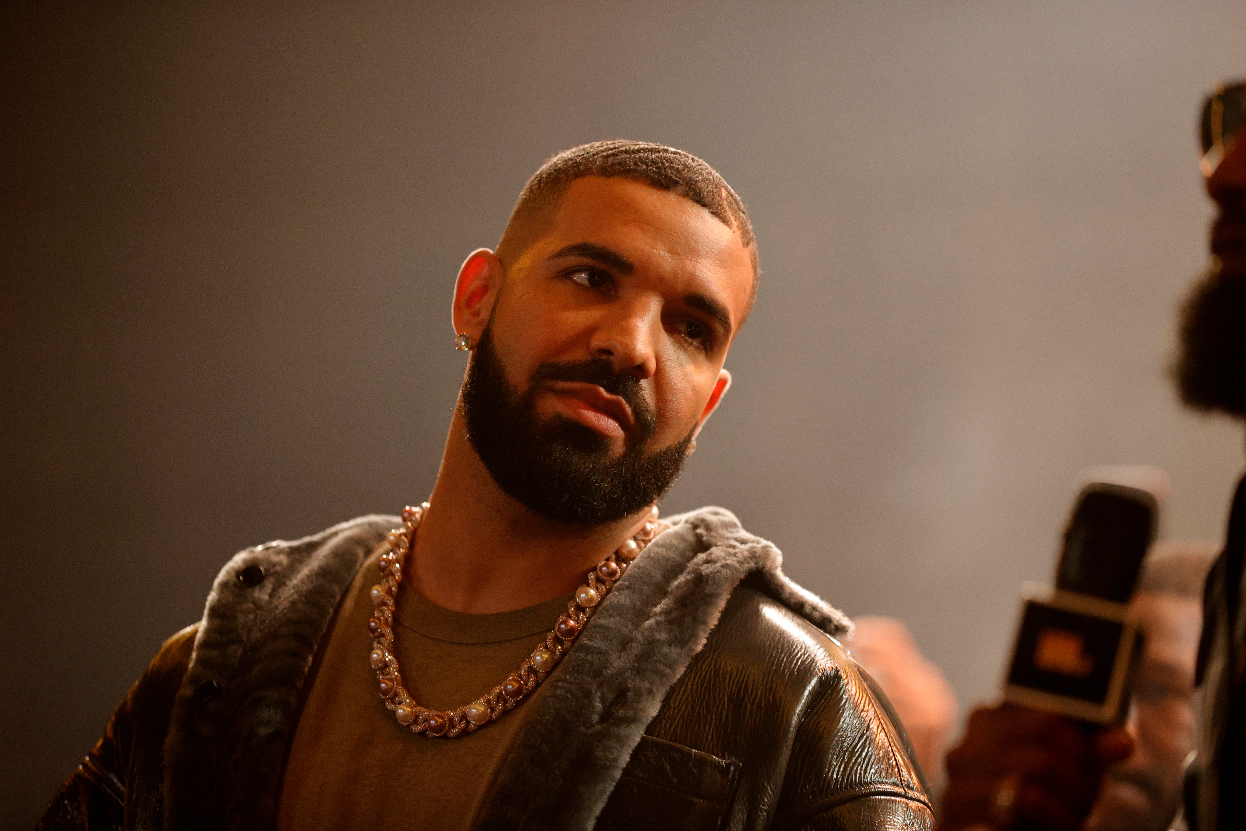 Odvjetnici za Drake rekli su da su reper i iheartmedia 