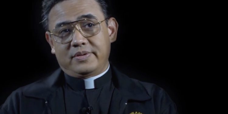 Egzorcist s Filipina potaknuo vjernike na egzorciziranu sol: ‘Stavite ju u prozore’