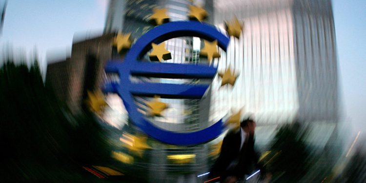 Eurozona ne stoji dobro: Rast privatnog sektora je slab dok inflacija jača. ECB pred dilemom o smanjenju kamatnih stopa