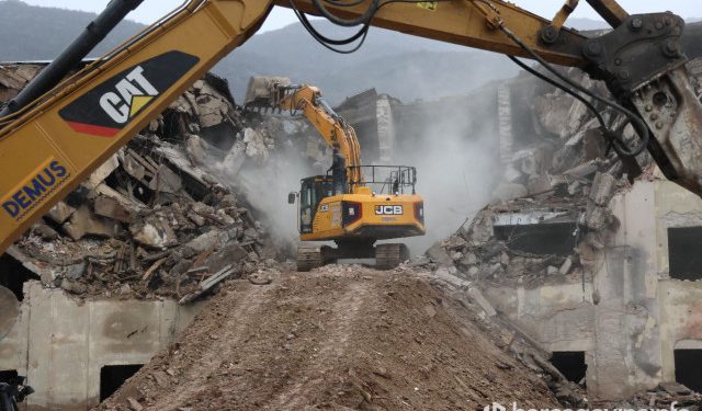 FOTO Počelo rušenje mostarske Fabrike duhana na čijem mjestu bi trebao niknuti novi objekt Lidl-a