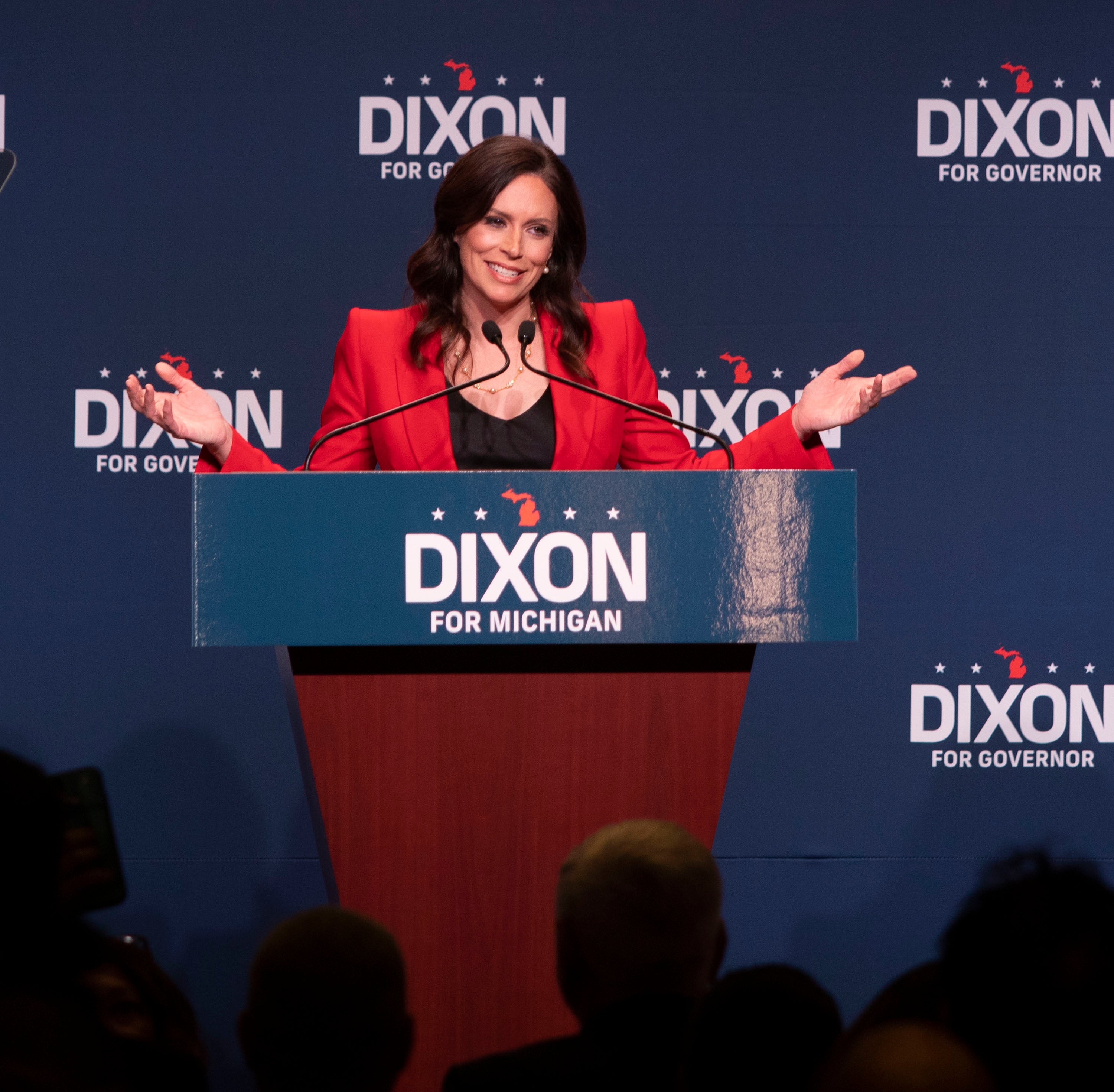Tudor Dixon nagovijestio je da bi mogao napraviti drugu trku za guverner Michigana nakon što je 2022. izgubio od demokratske dužnosti Gretchen Whitmer