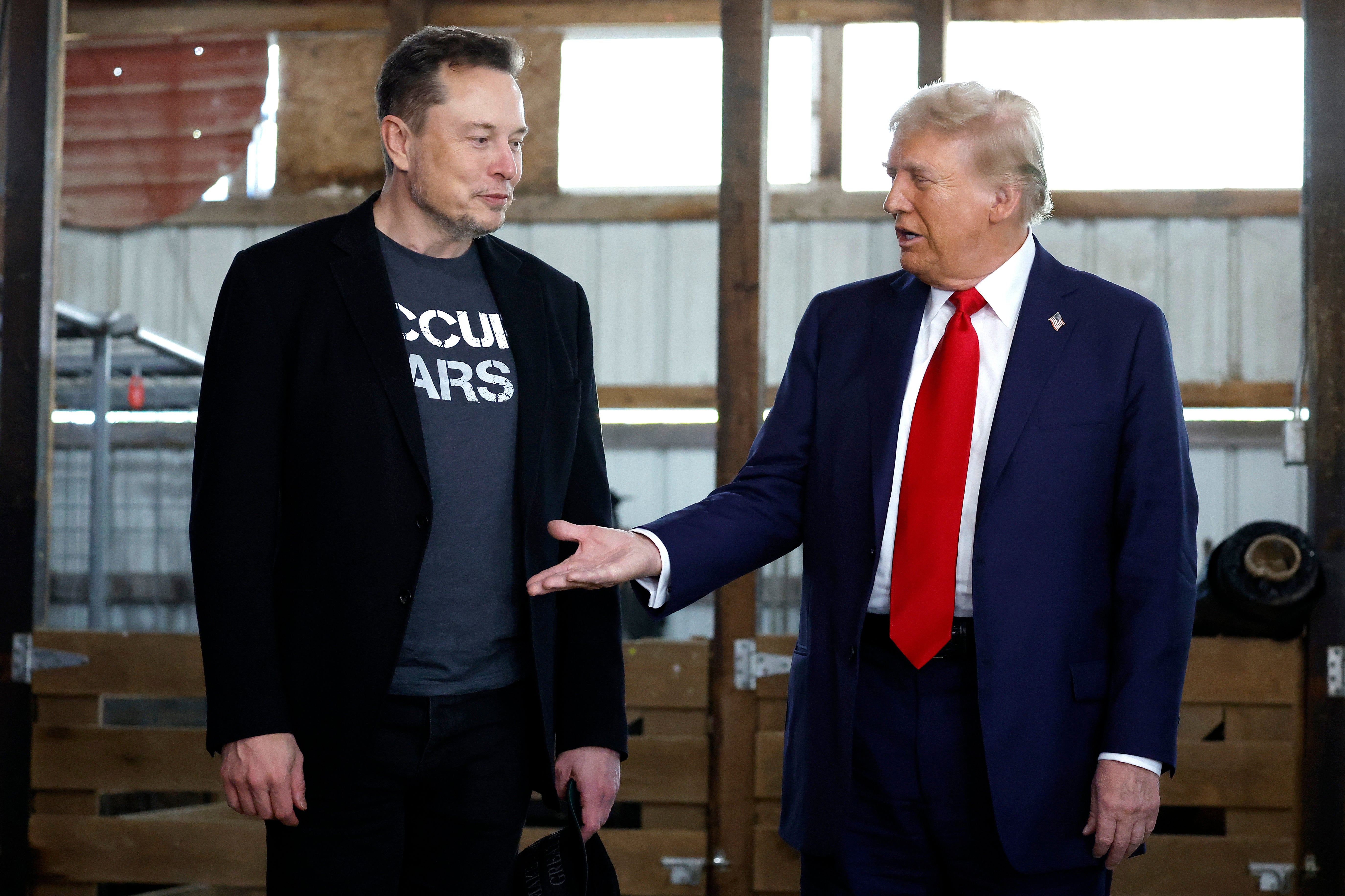 Tesla dionica je pala svaki tjedan otkako je Musk otišao u Washington preuzeti samozvanu ulogu Donalda Trumpa 'prvog prijatelja'