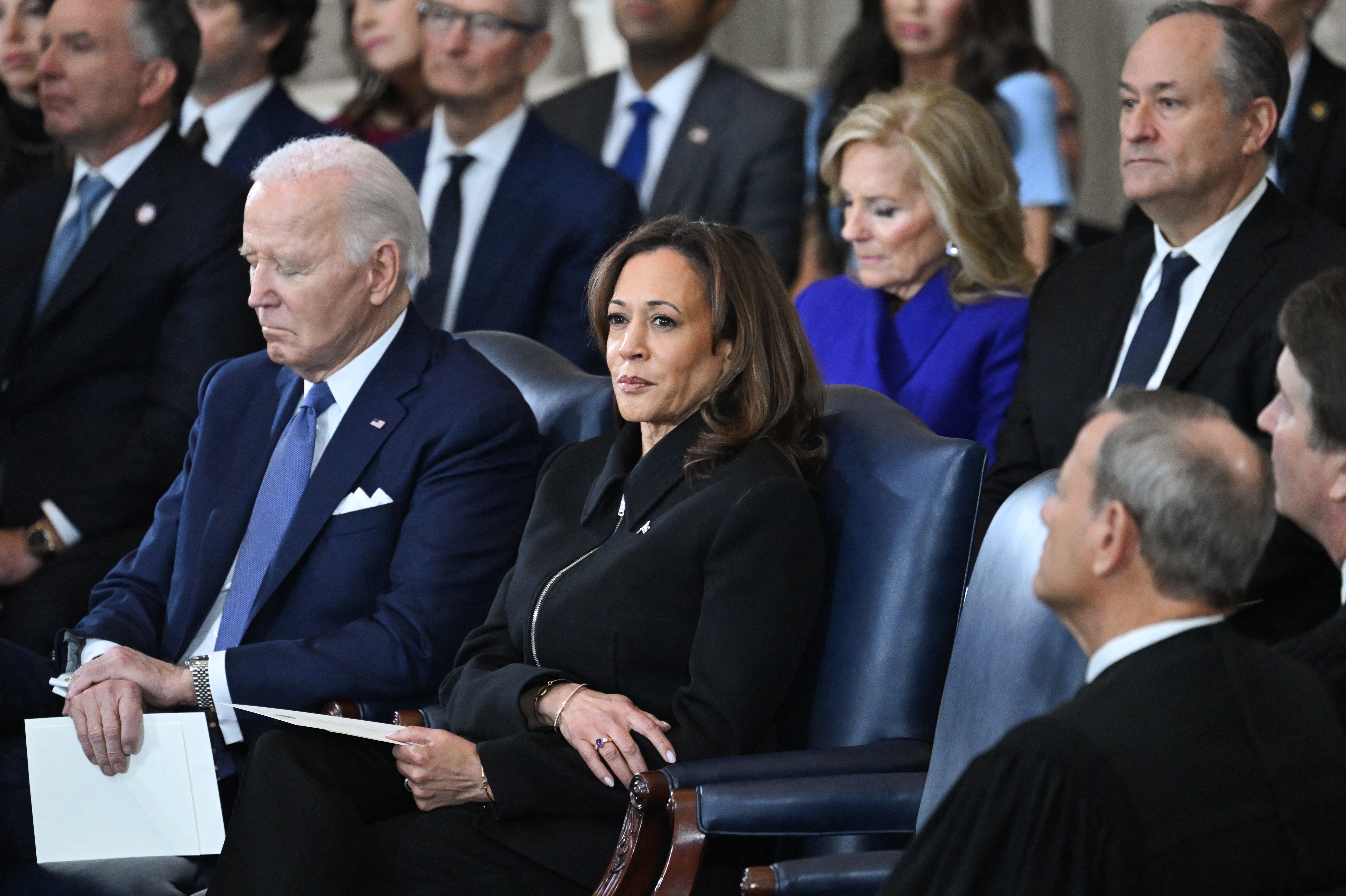 Joe Biden koristio je šminku kako bi sakrio svoju dob dok je u Offici, otkriva nova knjiga, dok je pomoćnik Kamala Harris imao strategiju spremnu u slučaju da tada umro tadašnji predsjednik