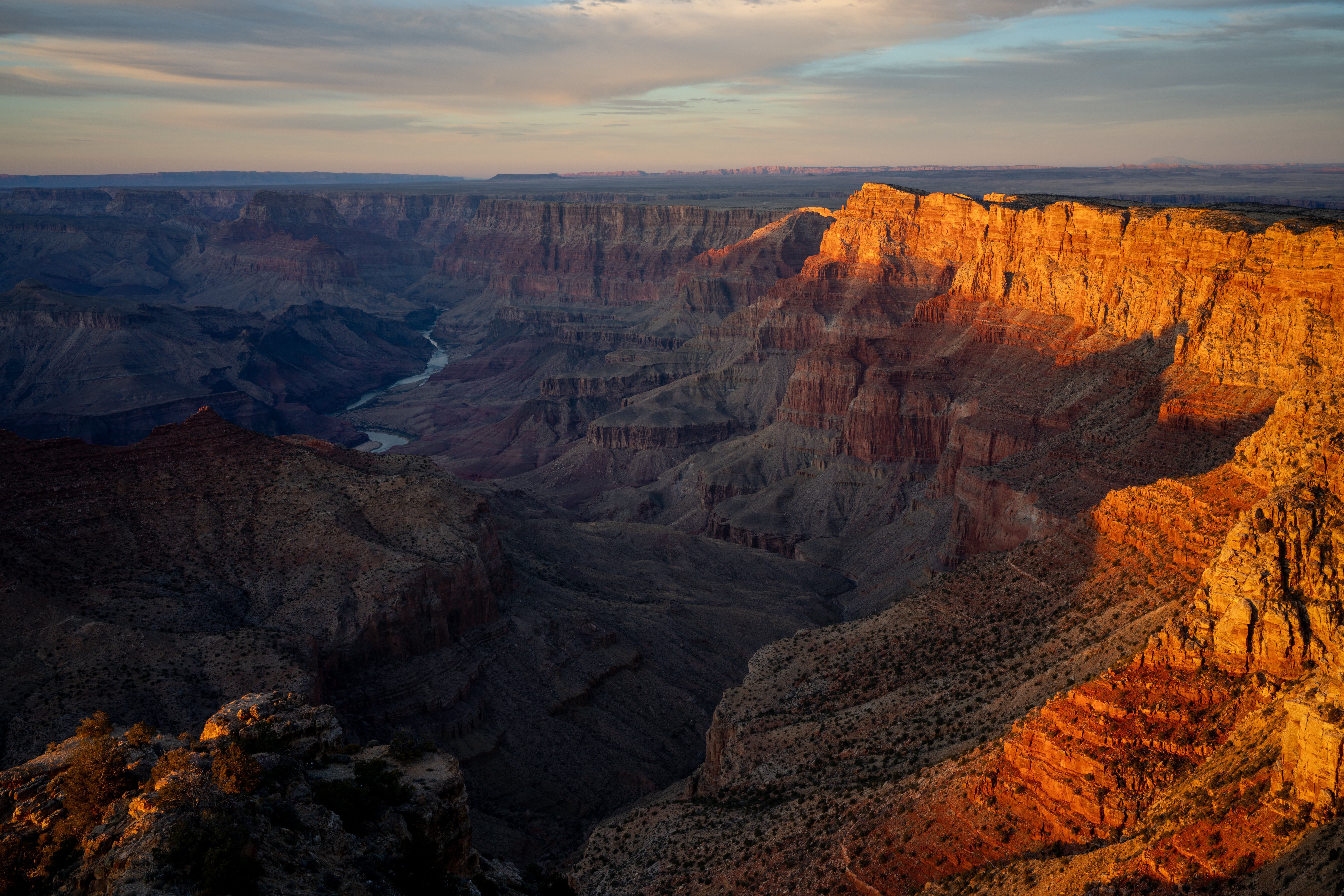 Dok predsjednik Donald Trump želi povećati domaću rudarsku proizvodnju, očuvanje, okolišne i domorodačke skupine boje se posljedica. Oni su zabrinuti da bi Grand Canyon mogao biti meta