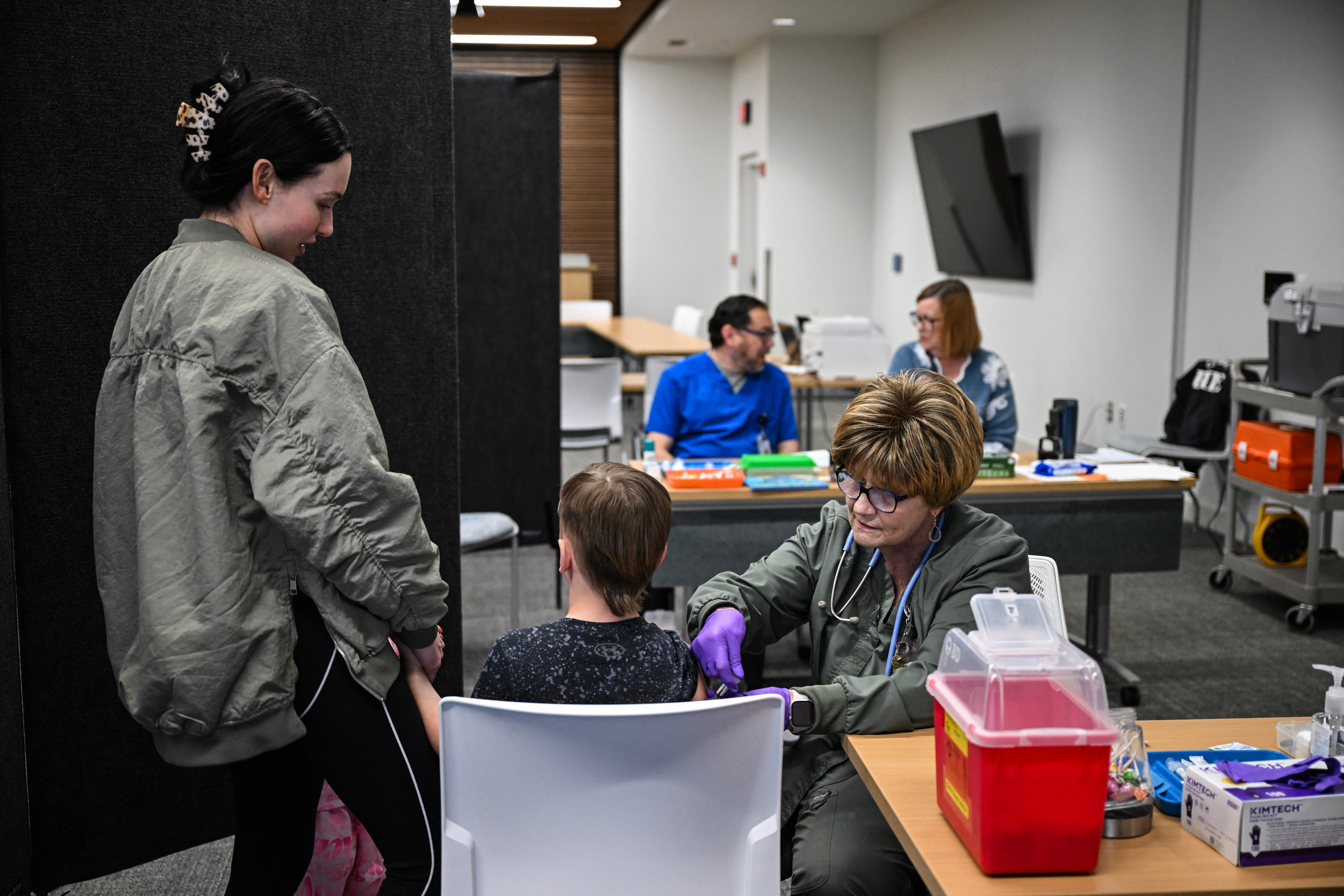 Cjepivo protiv ospica jedini je način da se spriječi infekcija. Izbijanje vrlo zarazne virusne bolesti u zapadnom Teksasu potaknulo je postavljanje klinika za cijepljenje