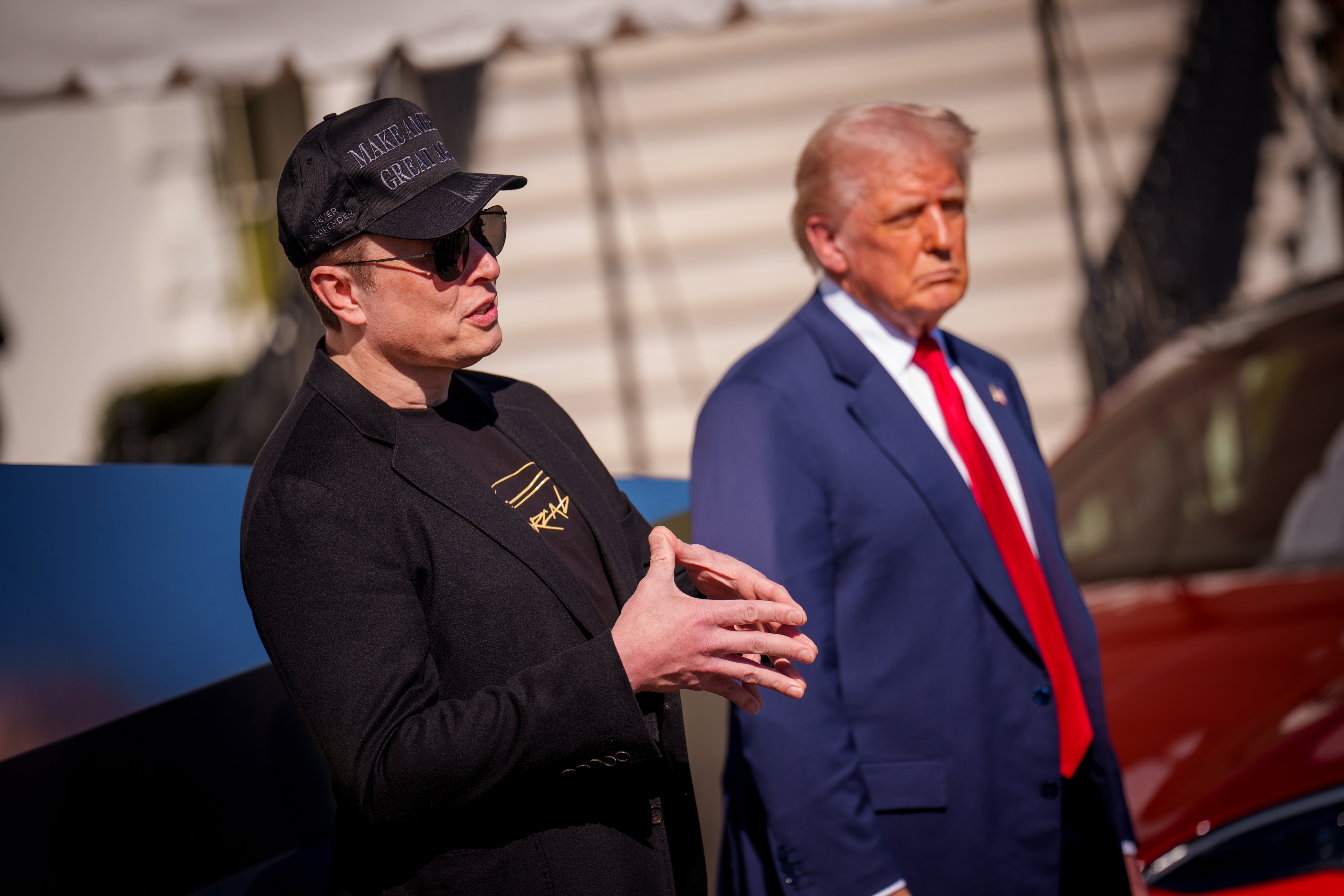 Elon Musk neformalno je doveo Dogea da izvrši smanjenje saveznog financiranja jer Trump izgleda smanjuje savezni proračun