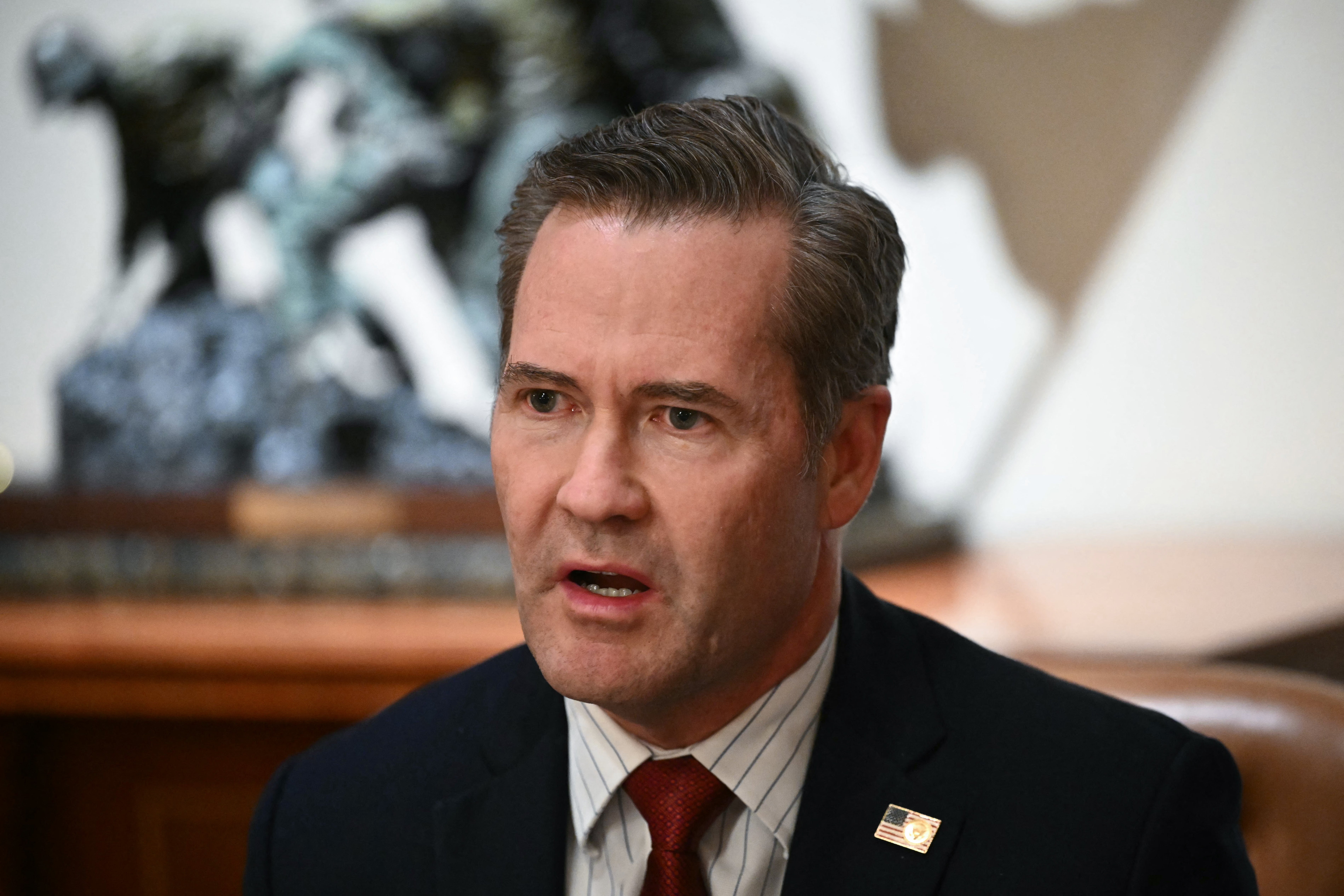 Američki savjetnik za nacionalnu sigurnost Mike Waltz vodeće sonde u Singal curenje koji je ugurao u Washington