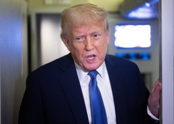 Glas Amerike novinari zvuče na “izdaju” nakon što Trump demontira emitera