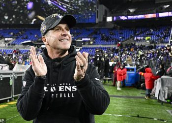 Glavni trener Baltimore Ravens John Harbaugh slaže se s trogodišnjim produženjem