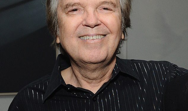 Glazbena legenda Larry Tamblyn umire u dobi od 82 godine dok njegova obitelj odaje počast zvijezdi koja je pronašla slavu u 1960 -ima Band The Standells