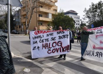 Građani Bačvica nezadovoljni uvođenjem naplate parkinga. Zaninović: “Gradonačelnik Puljak je prevario građane”