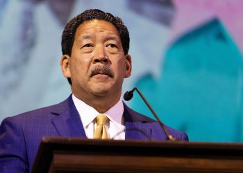 Gradonačelnik Seattlea Bruce Harrell predlaže zakonodavstvo koje podržava transrodnu skrb u gradu