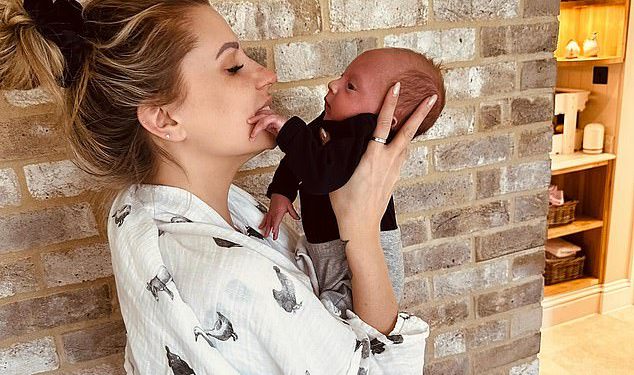 Guru za čišćenje gospođa Hinch izdaje ažuriranje zdravlja nakon što je tri tjedna nakon poroda prevezena u bolnicu s krvnim ugruškom